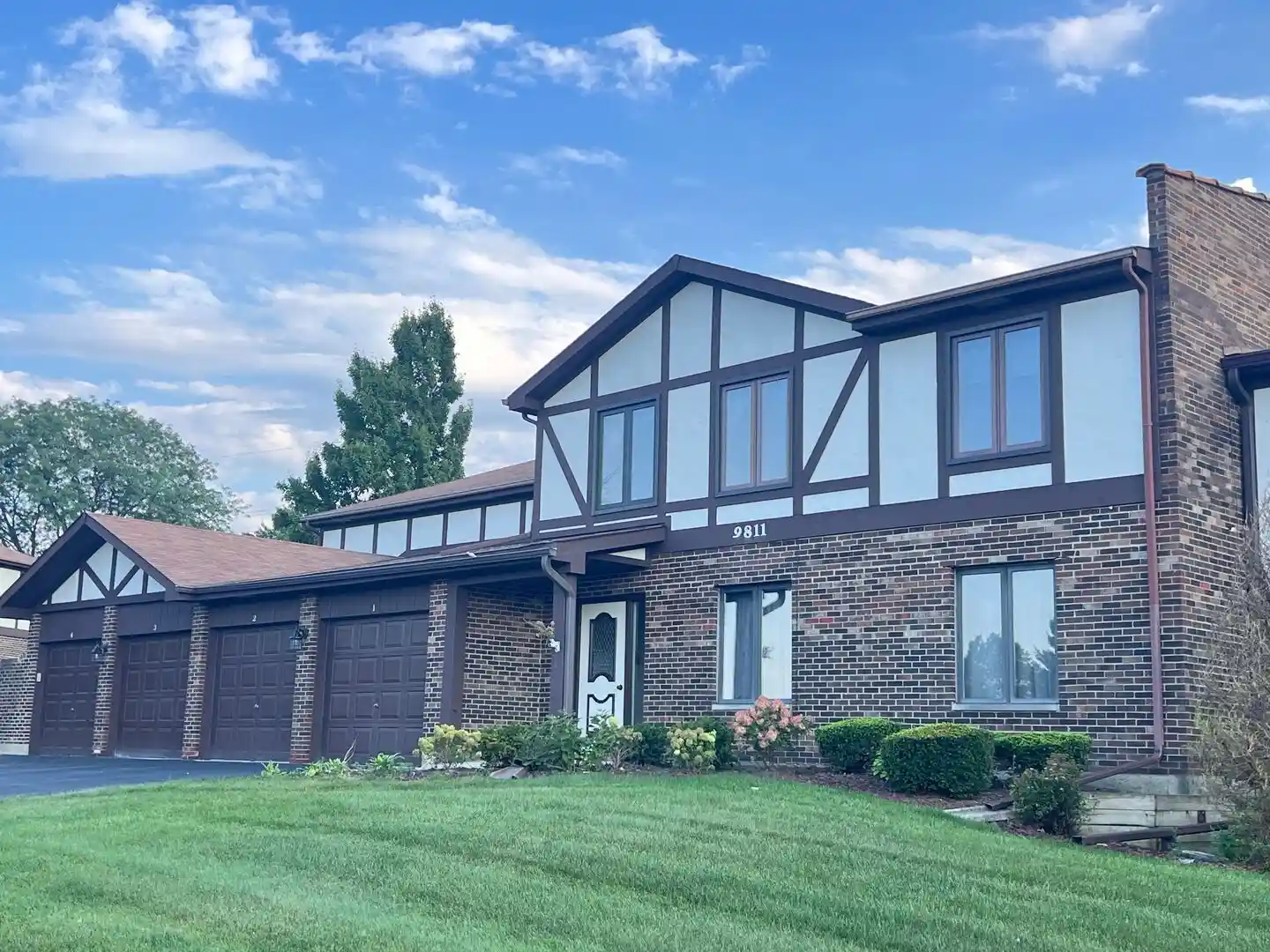 Listing Photo 1 - Condo for sale in 9811 W Creek Rd located at 9811 W Creek Rd, Palos Park, IL 60464 - Unit #E2