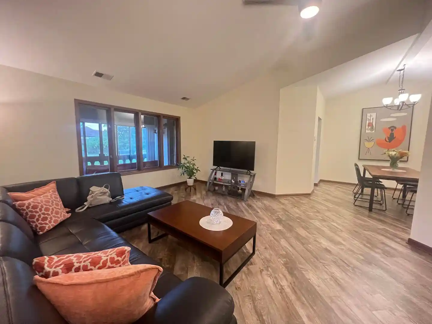 Listing Photo 2 - Condo for sale in 9811 W Creek Rd located at 9811 W Creek Rd, Palos Park, IL 60464 - Unit #E2