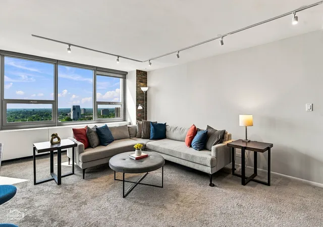 Listing Photo 3 - Condo for sale in building located at 1700 E 56Th St, Chicago, IL 60637 - Unit #2209