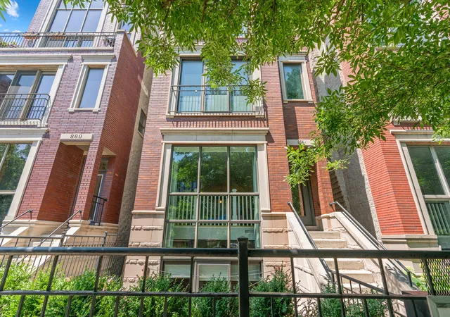 Photo 1 of Condo for sale at 864 N Paulina St #3, Chicago, IL 60622 | MLS# 12752115 | Listing updated on 2026-09-10
