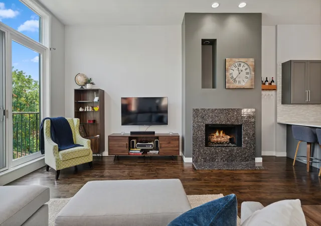 Photo 3 of Condo for sale at 864 N Paulina St #3, Chicago, IL 60622 | MLS# 12752115 | Listing updated on 2026-09-10