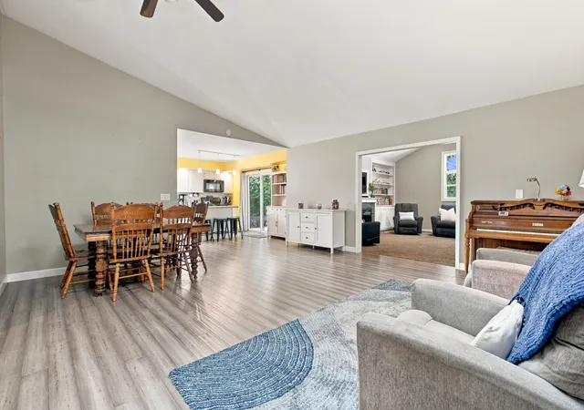 Photo 3 of Single family home for sale at 1103 Center St, Mahomet, IL 61853 | MLS# 12752153 | Listing updated on 2026-09-23