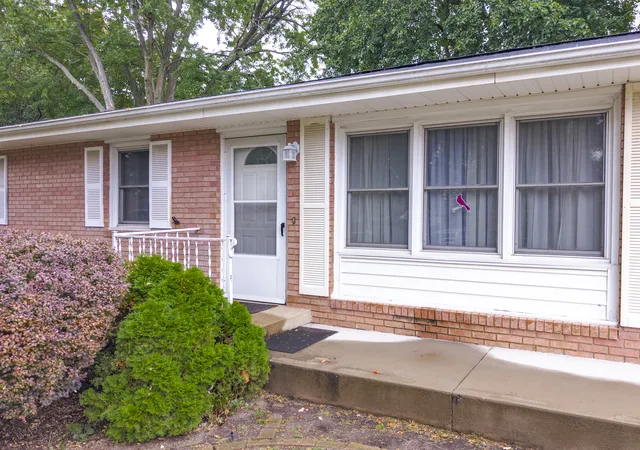 Photo 2 of Single family home for sale at 1722 Hoover Dr, Normal, IL 61761 | MLS# 12752196 | Listing updated on 2026-09-21