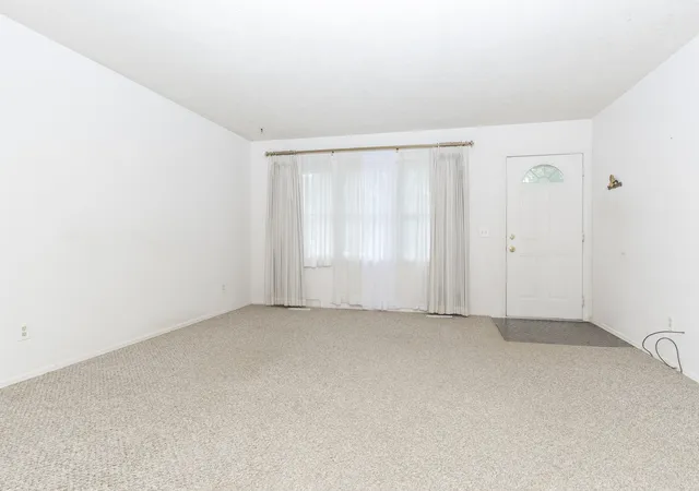 Photo 3 of Single Family Residence at 1722 Hoover Dr, Normal, IL 61761 | MLS# 12752196 | | Sold on 2026-10-30