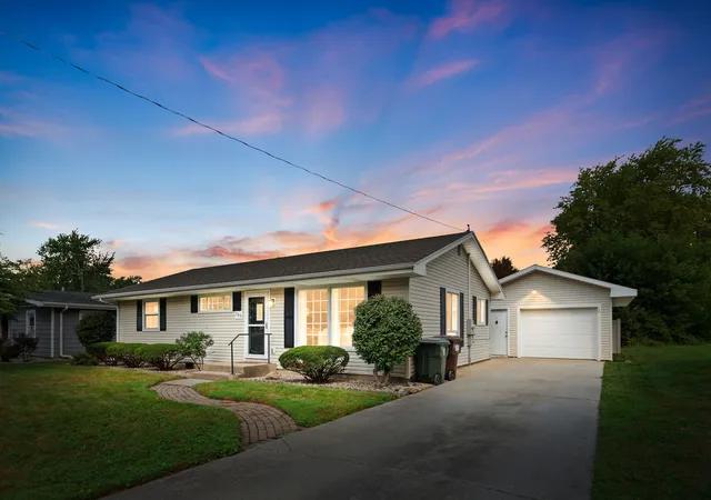 Single family home for sale at 285 Marion Ct, Chebanse, IL 60922 | MLS# 12752796