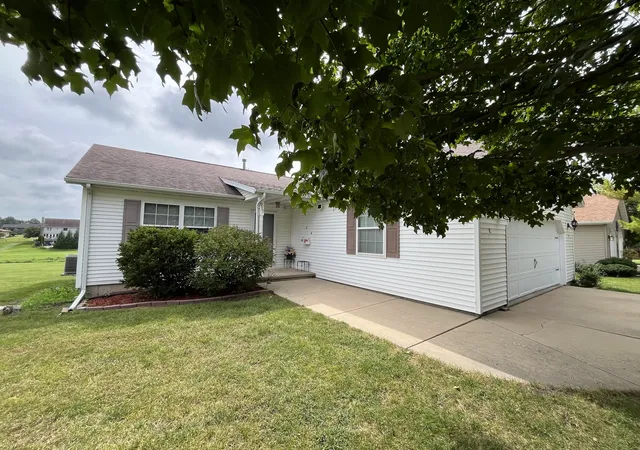 Photo 1 of Single family home for sale at 517 E Division St, Kewanee, IL 61443 | MLS# 12754248 | Listing updated on 2026-09-23