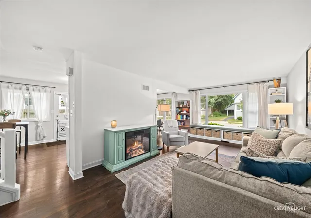 Photo 2 of Single family home for sale at 1022 E Jefferson Ave, Wheaton, IL 60187 | MLS# 12756543 | Listing updated on 2026-09-21