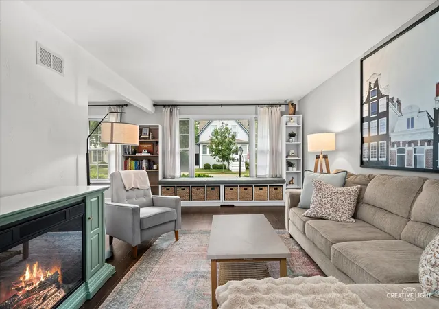 Photo 3 of Single family home for sale at 1022 E Jefferson Ave, Wheaton, IL 60187 | MLS# 12756543 | Listing updated on 2026-09-21