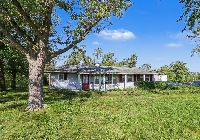 Photo 2 of Single family home for sale at 18650 Lee St, Country Club Hills, IL 60478 | MLS# 12756736 | Listing updated on 2026-09-26