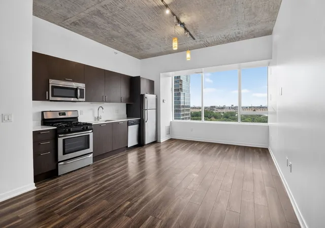 Photo 3 of Condo for sale at 1345 S Wabash Ave #902, Chicago, IL 60605 | MLS# 12757000 | Listing updated on 2026-09-17