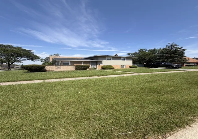 Photo 1 of Single family home for sale at 16767 Sunset Ridge Dr, Country Club Hills, IL 60478 | MLS# 12757381 | Listing updated on 2026-09-24