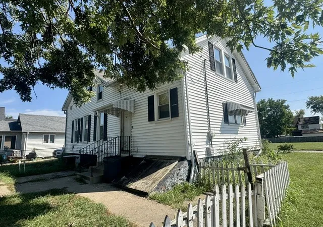 Photo 2 of Single family home for sale at 1434 Kansas St, Ottawa, IL 61350 | MLS# 12757651 | Listing updated on 2026-09-22