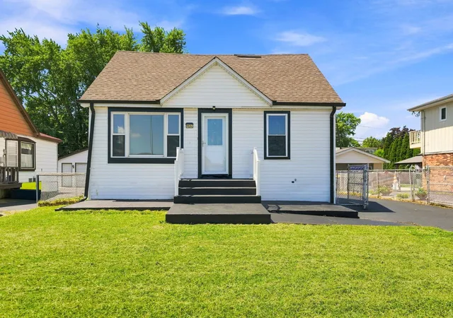 Photo 1 of Single family home for sale at 9524 Nashville Ave, Oak Lawn, IL 60453 | MLS# 12757872 | Listing updated on 2026-09-24