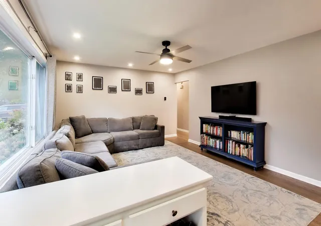 Photo 3 of Single family home for sale at 249 W Daniels Rd, Palatine, IL 60067 | MLS# 12757911 | Listing updated on 2026-09-23