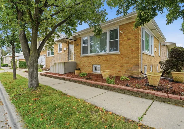 Photo 1 of Single family home for sale at 3147 George St, Franklin Park, IL 60131 | MLS# 12758155 | Listing updated on 2026-09-22