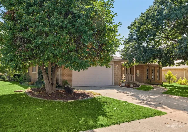 Photo 2 of Single family home for sale at 15527 Larkspur Ln, Orland Park, IL 60462 | MLS# 12758390 | Listing updated on 2026-09-22