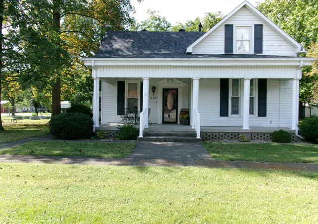 Photo 1 of Single family home for sale at 304 S Powell St, Norris City, IL 62869 | MLS# 12758551 | Listing updated on 2026-09-28