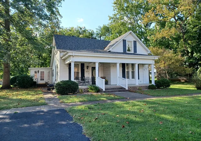 Photo 2 of Single family home for sale at 304 S Powell St, Norris City, IL 62869 | MLS# 12758551 | Listing updated on 2026-09-28