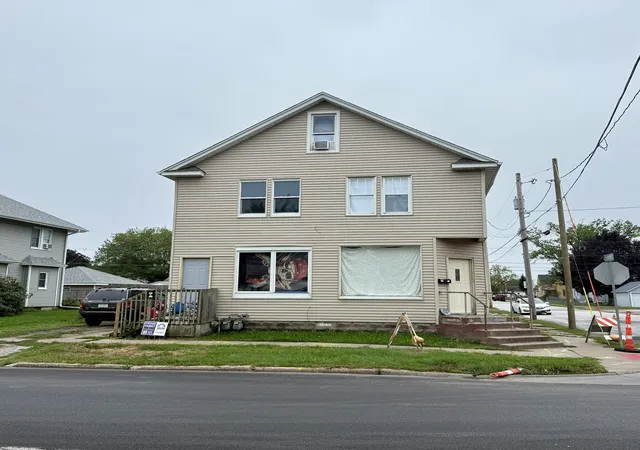 House for sale at 3643 Rockingham Rd, Davenport, IA 52802 | MLS# 12758638 | Listing updated on 2026-09-23