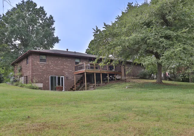 Photo 2 of Single family home for sale at 6607 Oak Ridge Ln, Quincy, IL 62305 | MLS# 12758678 | Listing updated on 2026-09-22