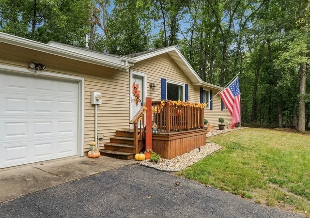 Photo 2 of Single family home for sale at 888 Fair Hvn Dr, Varna, IL 61375 | MLS# 12758833 | Listing updated on 2026-09-22