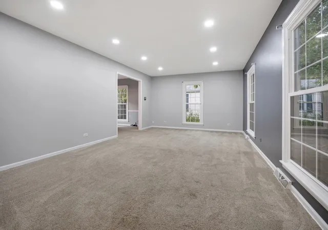 Photo 4 of Single family home for sale at 1152 Lexington Ln, Batavia, IL 60510 | MLS# 12759161 | Listing updated on 2026-10-02
