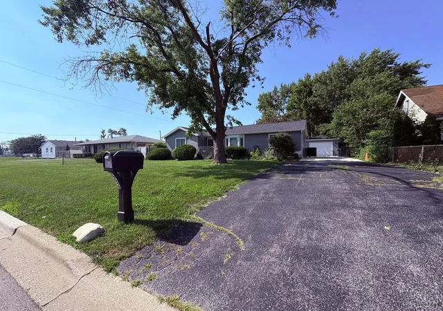 Photo 2 of Single family home for sale at 7756 W 81st Place, Bridgeview, IL 60455 | MLS# 12759577 | Listing updated on 2026-09-30