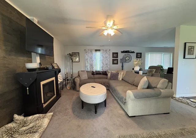 Photo 4 of Single family home for sale at 7756 W 81st Place, Bridgeview, IL 60455 | MLS# 12759577 | Listing updated on 2026-09-30