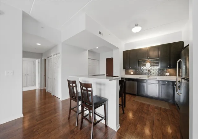 Photo 2 of Condo for sale at 125 Lakeview Dr #604, Bloomingdale, IL 60108 | MLS# 12759844 | Listing updated on 2026-09-22