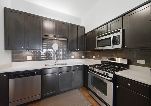 Photo 3 of Condo for sale at 125 Lakeview Dr #604, Bloomingdale, IL 60108 | MLS# 12759844 | Listing updated on 2026-09-22