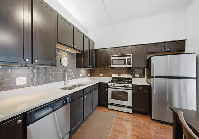 Photo 4 of Condo for sale at 125 Lakeview Dr #604, Bloomingdale, IL 60108 | MLS# 12759844 | Listing updated on 2026-09-22