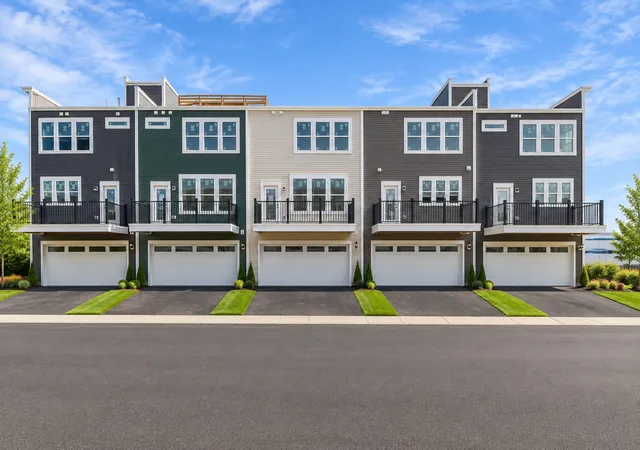 Photo 2 of Townhouse for sale at 1711 Pratt Ct #24166, Hoffman Estates, IL 60192 | MLS# 12759925 | Listing updated on 2026-09-23