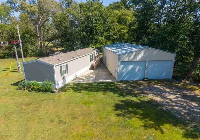 Single family home for sale at 1205 N Gary St, Centralia, IL 62801 | MLS# 12760021