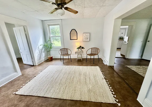 Photo 3 of Single family home for sale at 410 Sw 2nd Street, Aledo, IL 61231 | MLS# 12760433 | Listing updated on 2026-10-21
