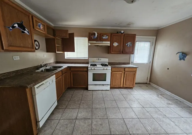 Photo 3 of Single family home for sale at 316 Winnebago St, Park Forest, IL 60466 | MLS# 12760708 | Listing updated on 2026-09-22