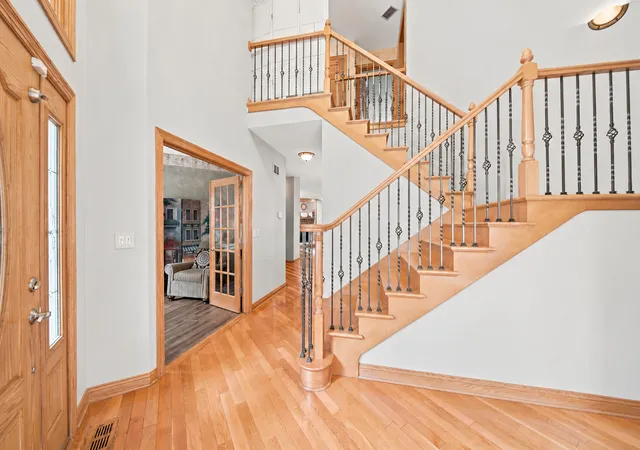 Photo 4 of Single family home for sale at 209 Linden Oaks Ln, New Lenox, IL 60451 | MLS# 12760731 | Listing updated on 2026-09-22