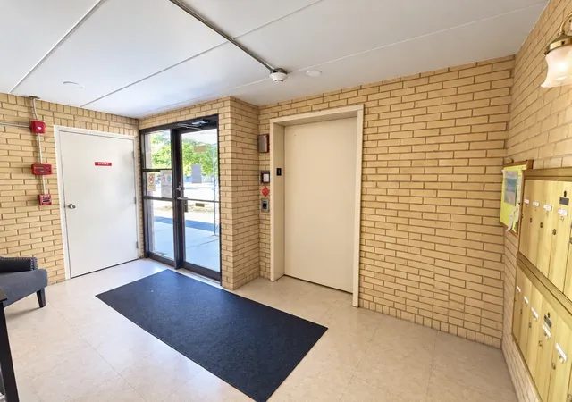 Photo 3 of Condo for sale at 4009 W 93rd Place #4E, Oak Lawn, IL 60453 | MLS# 12760764 | Listing updated on 2026-09-22