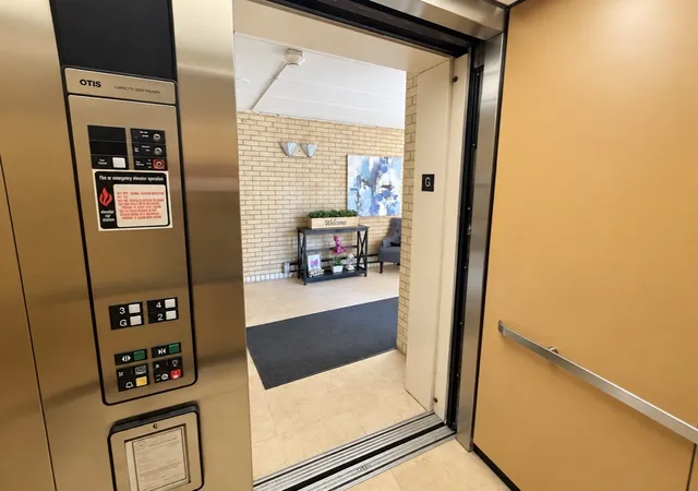 Photo 4 of Condo for sale at 4009 W 93rd Place #4E, Oak Lawn, IL 60453 | MLS# 12760764 | Listing updated on 2026-09-22