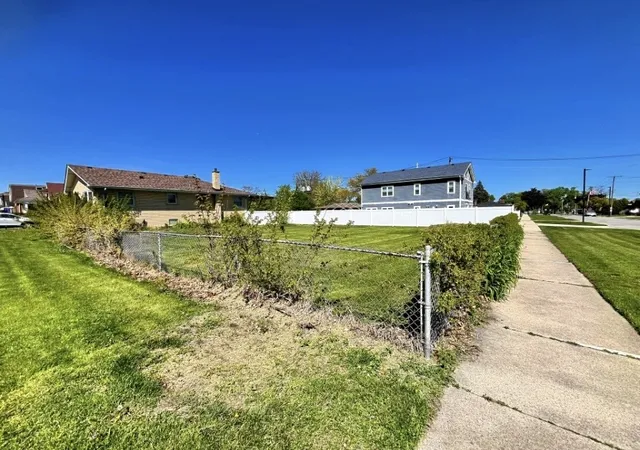 Photo 2 of Land for sale at 6910 43rd Street, Berwyn, IL 60402 | MLS# 12760882 | Listing updated on 2026-09-22