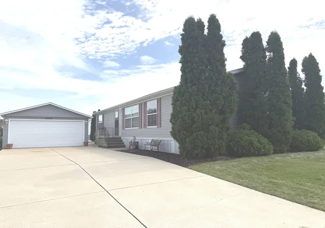 Photo 1 of Manufactured home for sale at 23001 S Cog Hl Ln, Frankfort, IL 60423 | MLS# 12760908 | Listing updated on 2026-09-22