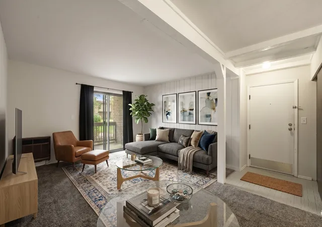 Photo 3 of Condo for sale at 566 Somerset Ln #4, Crystal Lake, IL 60014 | MLS# 12760952 | Listing updated on 2026-09-30