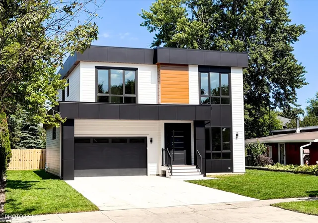 Photo 2 of Mansion for sale at 4708 Laurel Ave, Glenview, IL 60025 | MLS# 12760981 | Listing updated on 2026-09-22