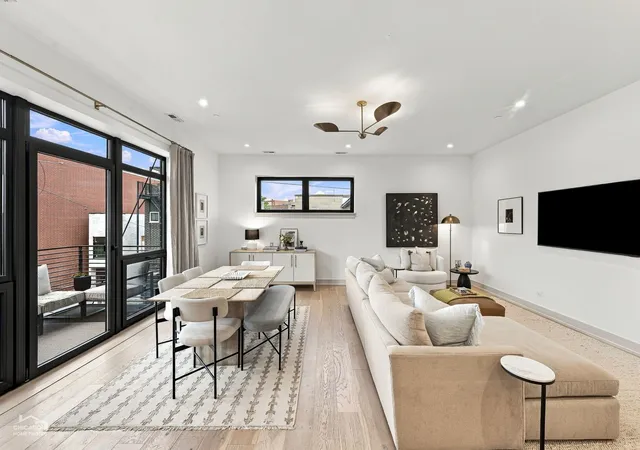 Listing Photo 4 - Condo for sale in building located at 1838 N Western Ave, Chicago, IL 60647 - Unit #303