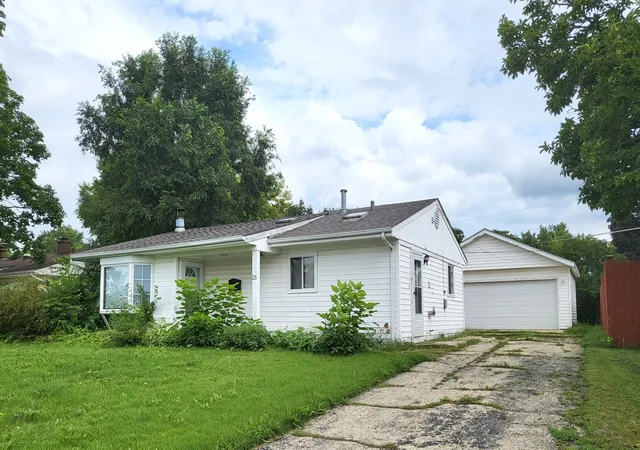 Photo 1 of Sale Pending at 25 Thrush Rd, Carpentersville, IL 60110 | MLS# 12761090 | Listing updated on 2026-09-21