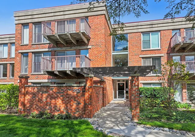 Photo 1 of Condo for sale at 352 Kelburn Rd #222, Deerfield, IL 60015 | MLS# 12761092 | Listing updated on 2026-09-23