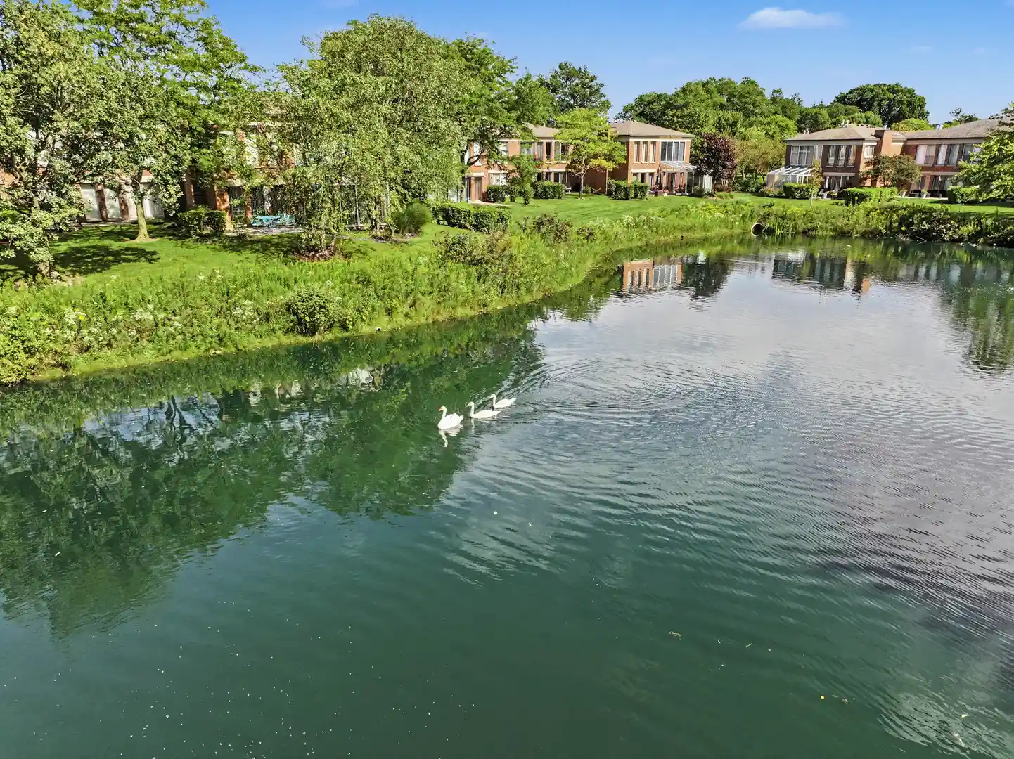 Listing Photo 2 - Condo for sale in 352 Kelburn Rd located at 352 Kelburn Rd, Deerfield, IL 60015 - Unit #222