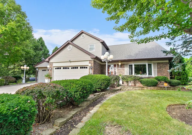 Photo 1 of Single family home for sale at 1021 Pheasant Trl, Carol Stream, IL 60188 | MLS# 12761150 | Listing updated on 2026-09-23
