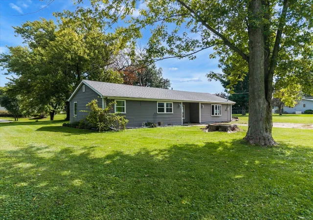 Photo 2 of Single family home for sale at 11211 Ridgewood Rd, Milan, IL 61264 | MLS# 12761195 | Listing updated on 2026-10-05