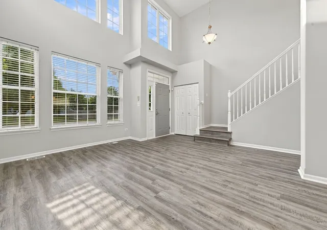 Photo 4 of Single family home for sale at 705 Silver Leaf Dr, Joliet, IL 60431 | MLS# 12761205 | Listing updated on 2026-09-21