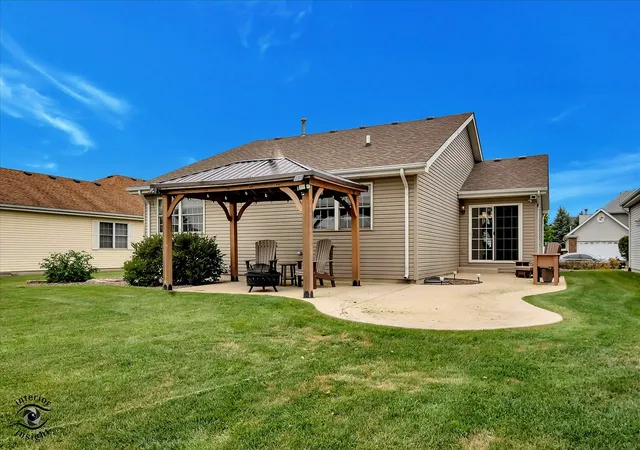 Photo 3 of Single family home for sale at 1449 Crooked Crk Dr, Beecher, IL 60401 | MLS# 12761232 | Listing updated on 2026-10-06